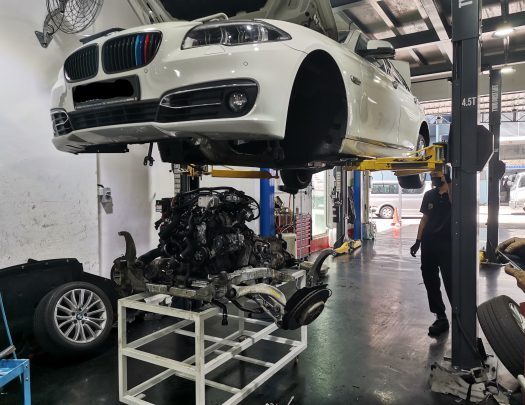 تعمیر موتور بی ام و (BMW)